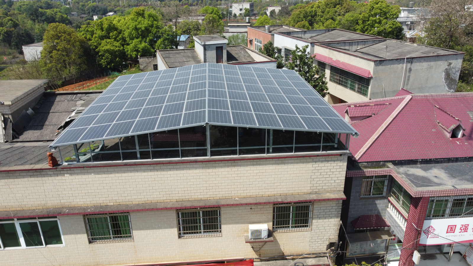 [农村光伏屋顶]湘潭市高新区光伏阳光房太阳能发电屋顶26.88千瓦项目