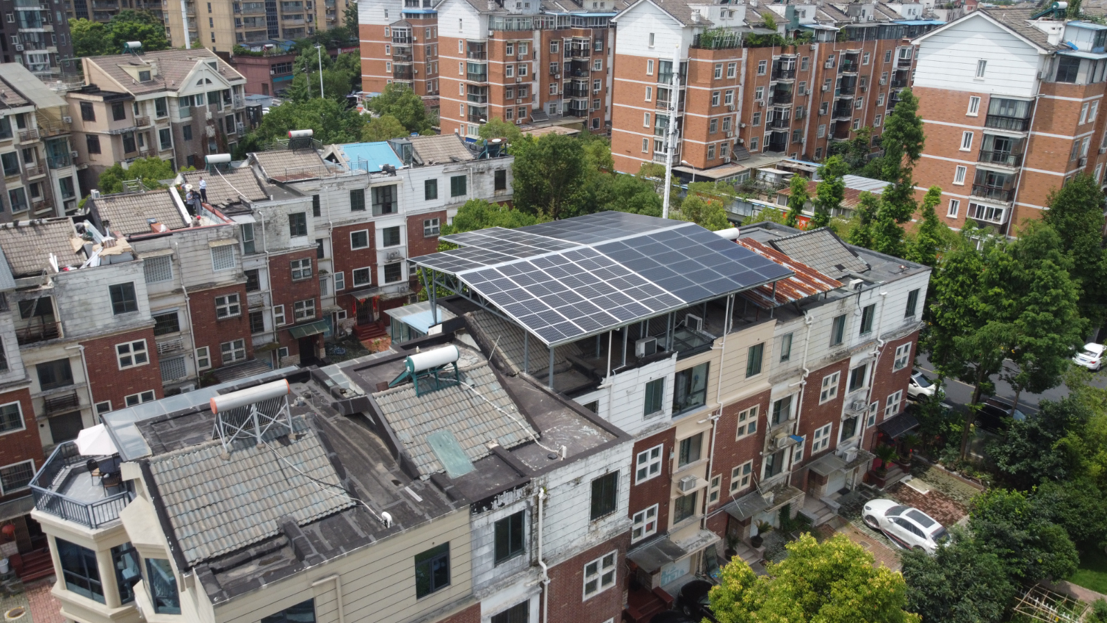 日本东京都要求新建住宅必须安装太阳能电池板