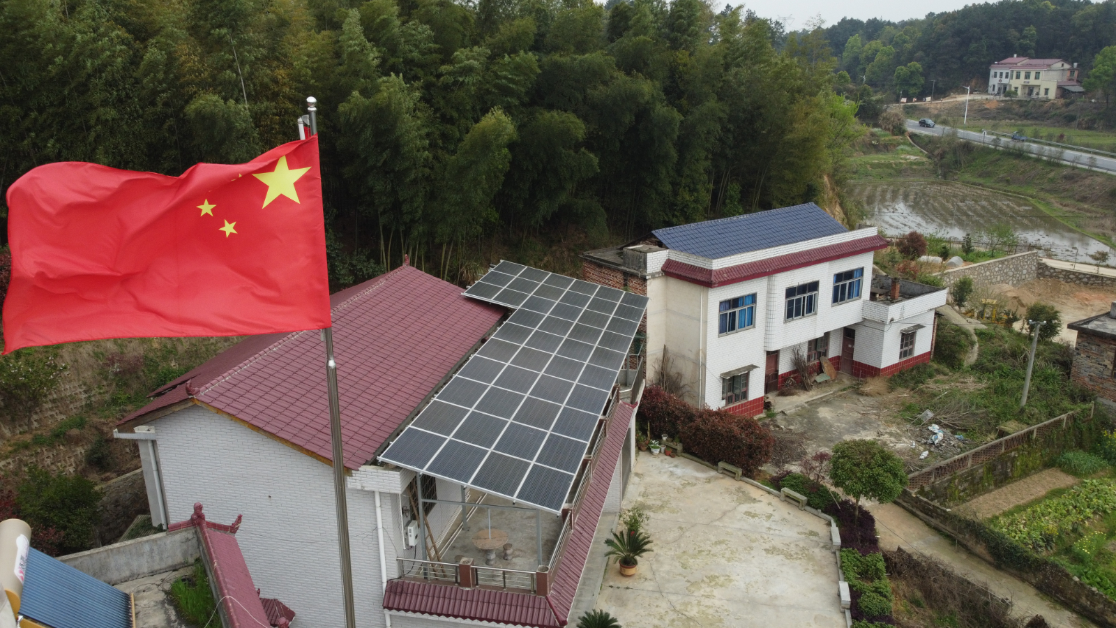 [农村光伏屋顶]湘潭湘乡市月山镇光伏阳光棚太阳能发电屋顶14.72千瓦项目